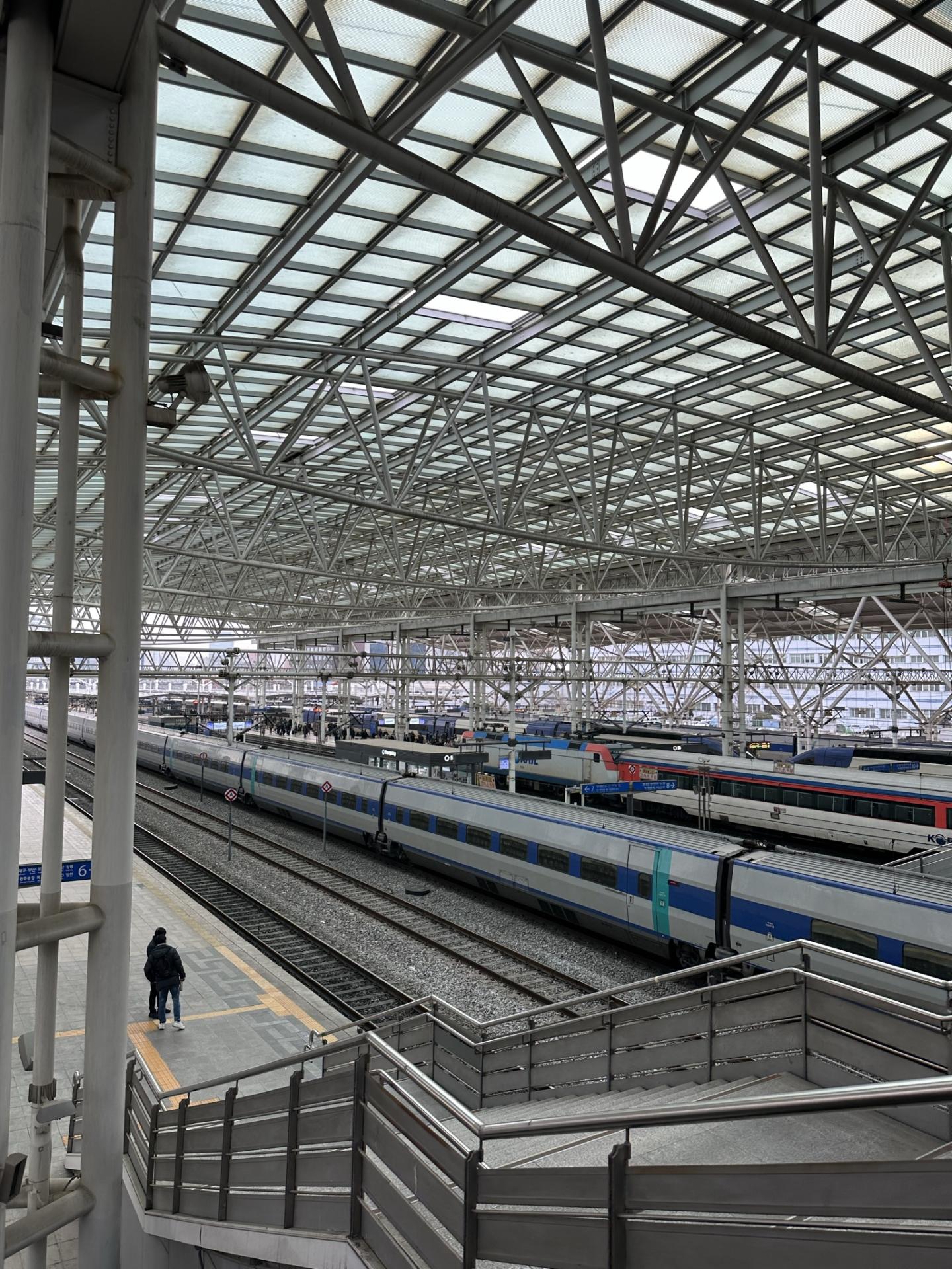 Trains seoul station 1